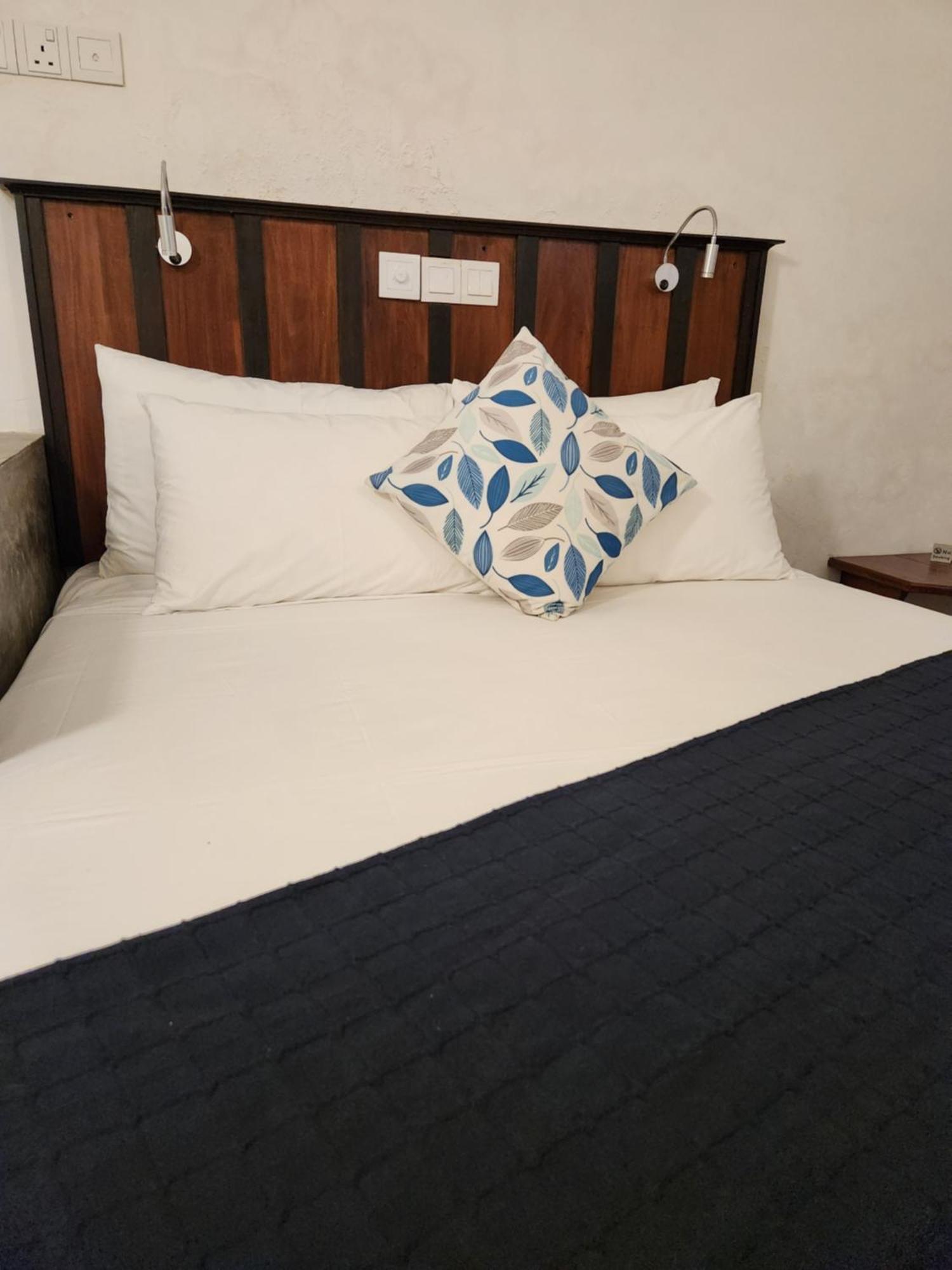 Zee Golf Affordable Luxury Hotel Galle Exterior photo